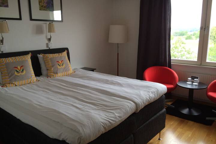 Room 3 of 36
