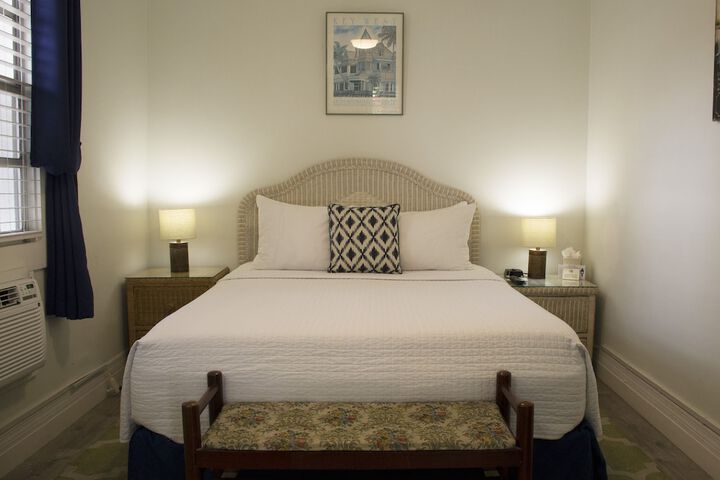 Room 27 of 112