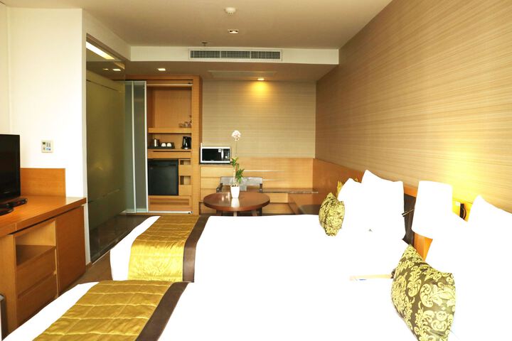 Room 4 of 70