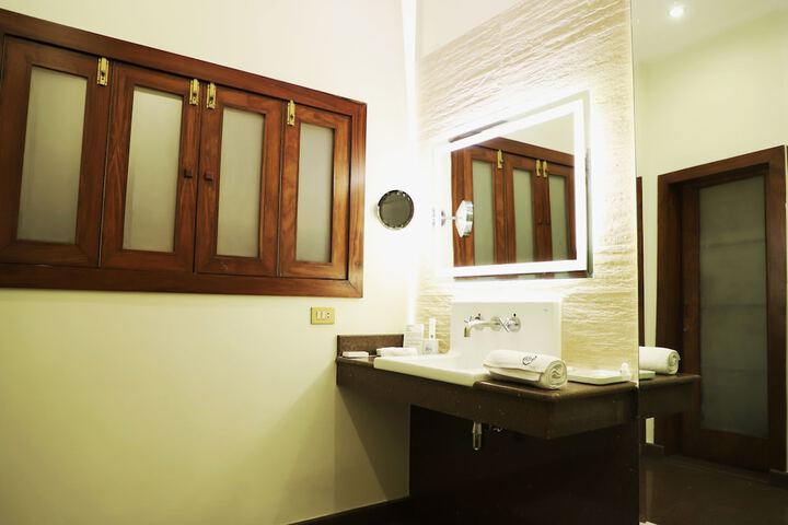 Room 26 of 45