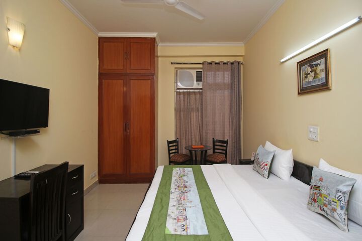 Room 3 of 12