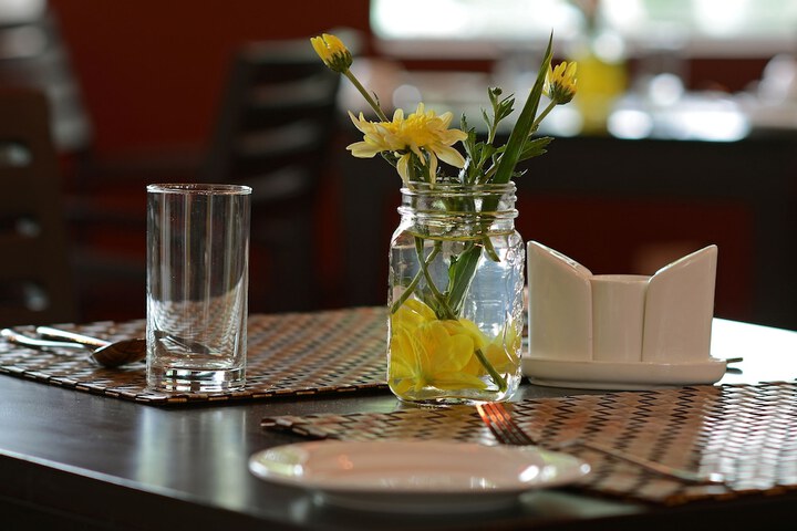 Dining 17 of 33