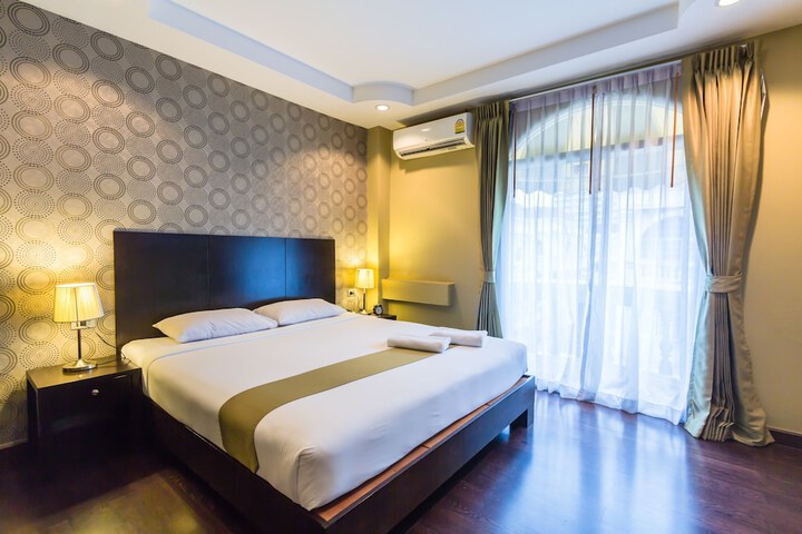 Room 49 of 100