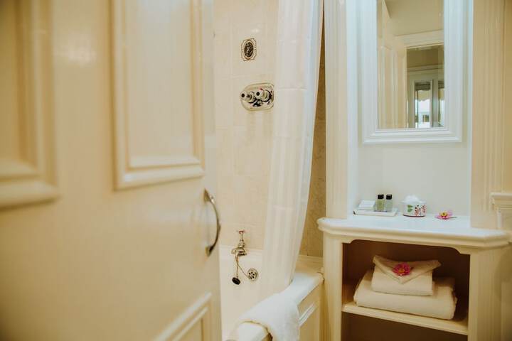Clean Restrooms