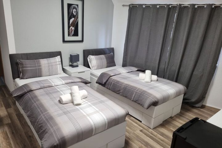 Room 5 of 20