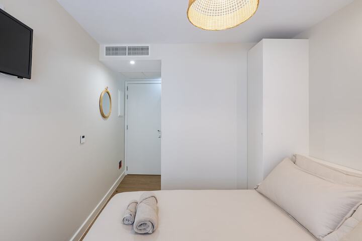 Room 2 of 44