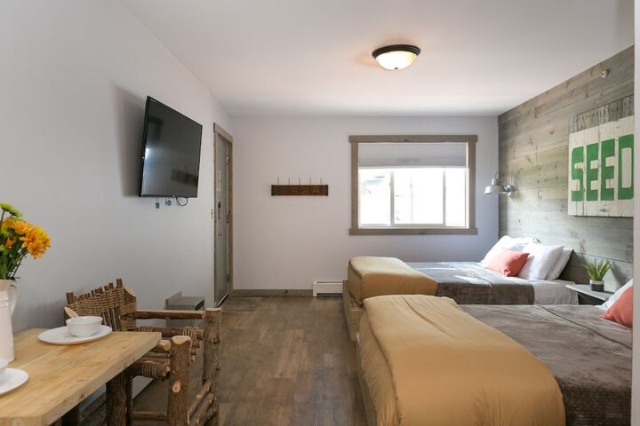 Room 4 of 114