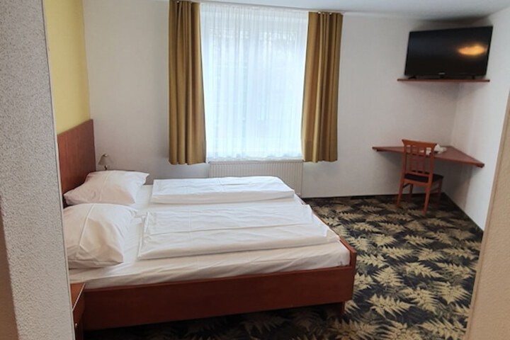 Room 9 of 22