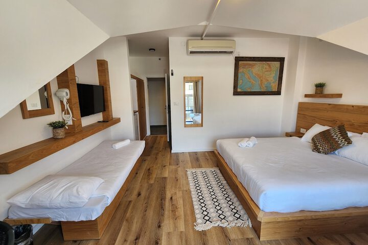 Room 60 of 141