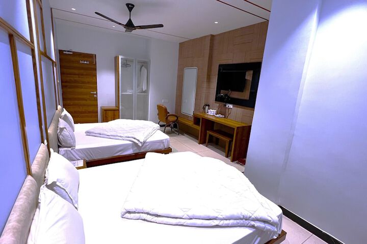 Room 17 of 35