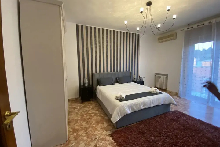 Room 4 of 21