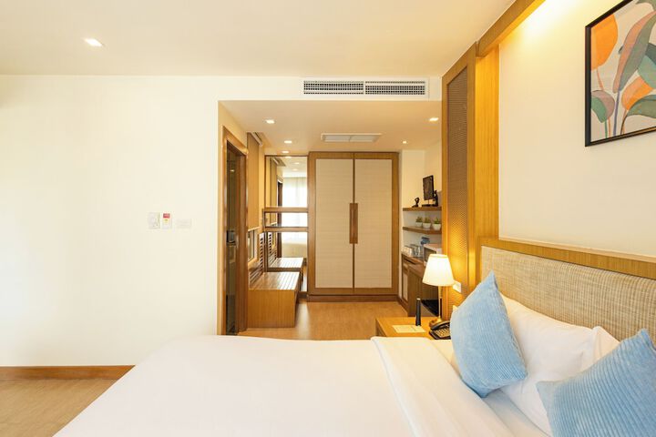 Room 8 of 41