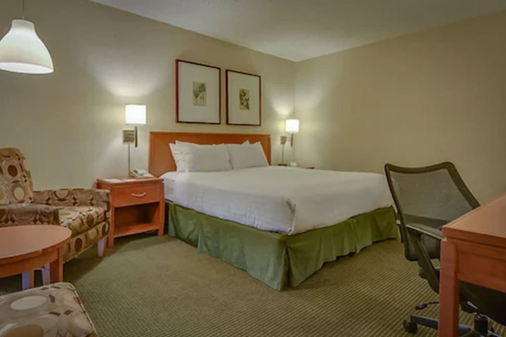 Room 8 of 31