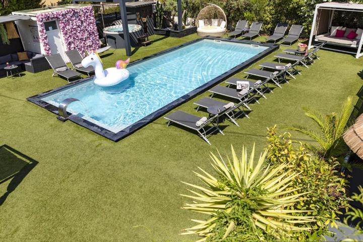 Hôtel Eden Cassis - centre-ville- piscine chauffée jacuzzi et sauna - parking privé