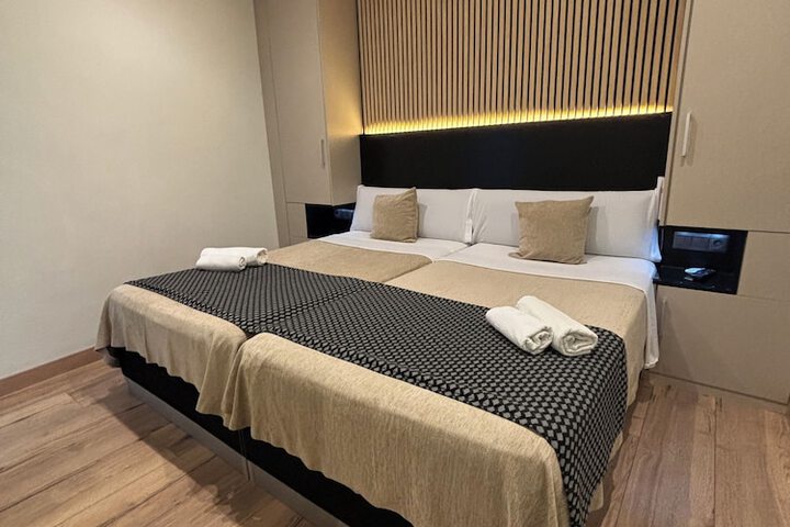 Room 26 of 68