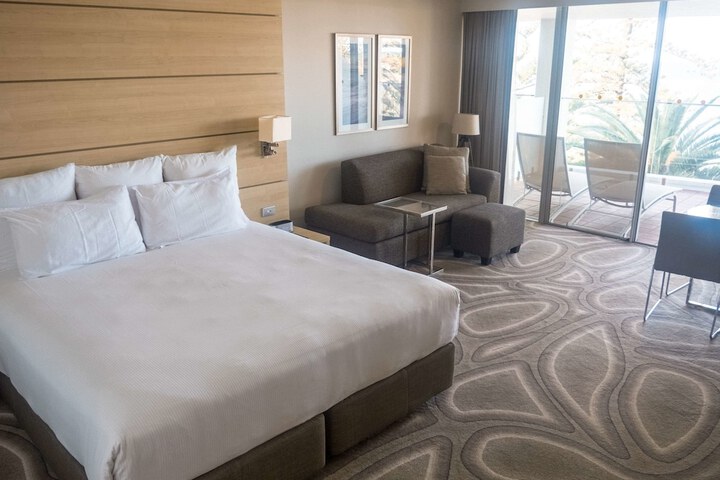 Room 4 of 105