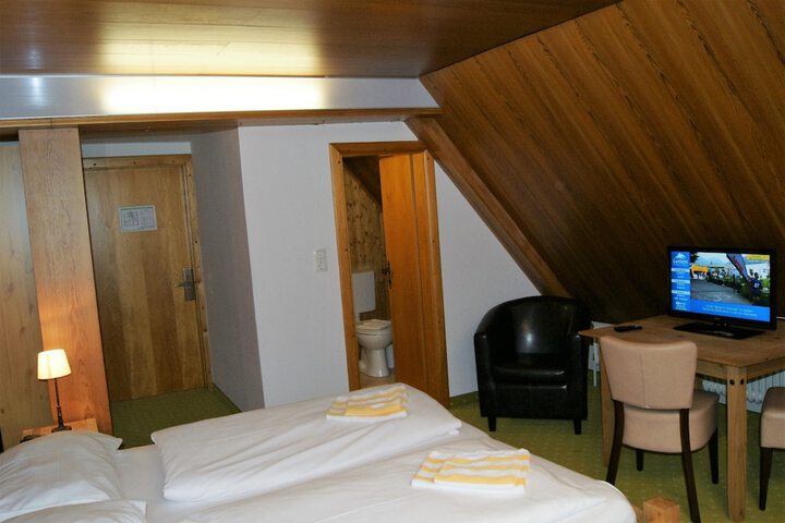 Room 14 of 141