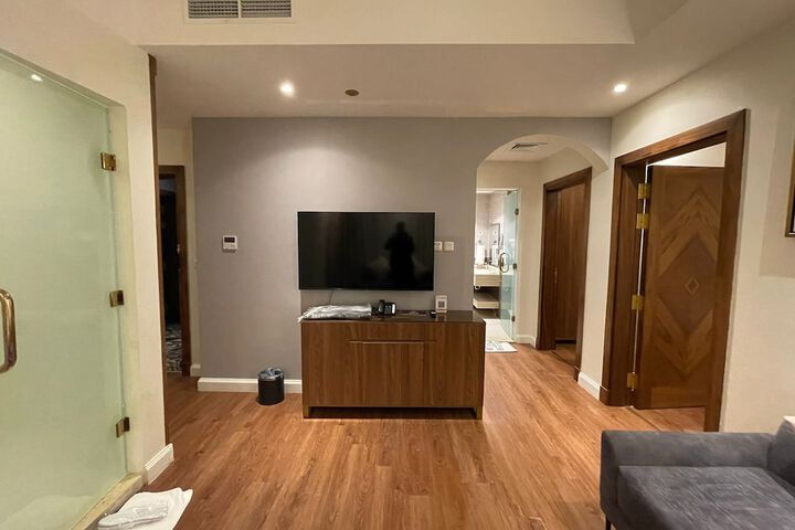 Room 27 of 63