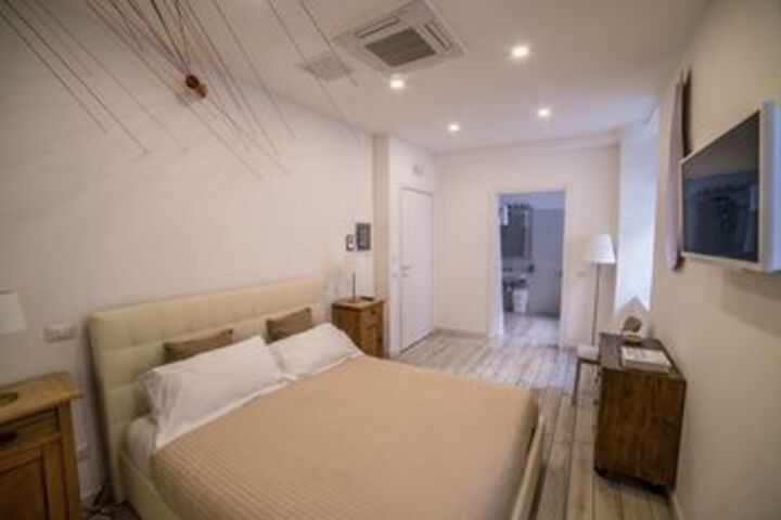 Room 9 of 23