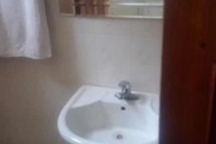 Room 5 of 40