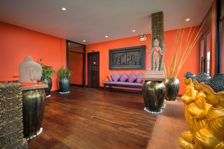 Ballroom/Hall 90 of 106