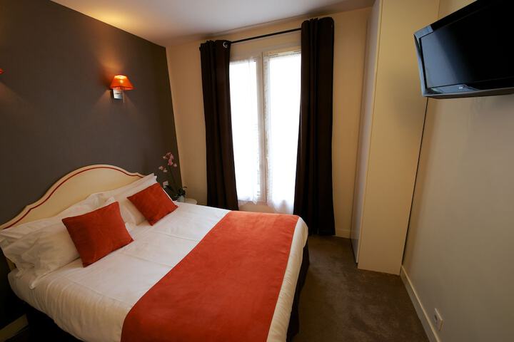 Room 37 of 47