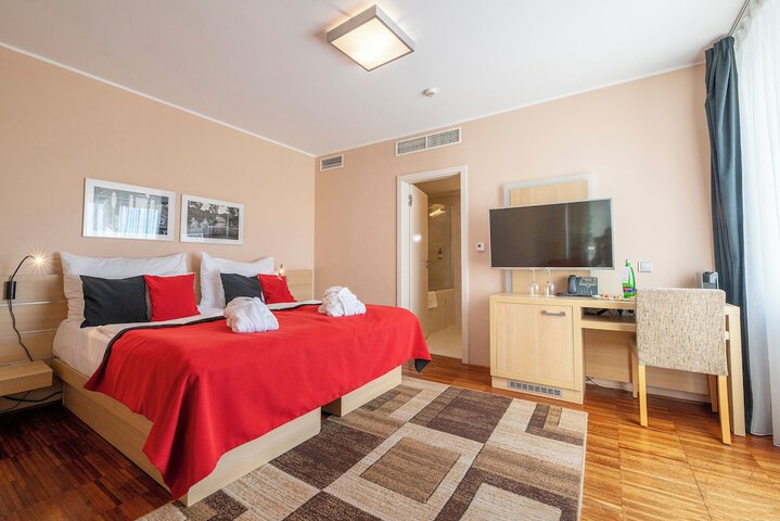 Room 35 of 71
