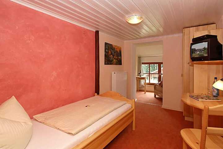 Room 4 of 30