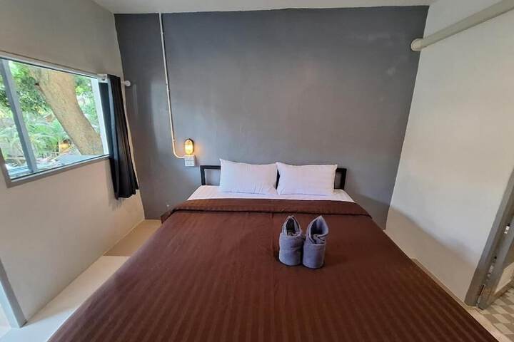 Room 12 of 38