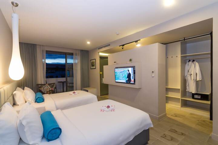 Room 20 of 165
