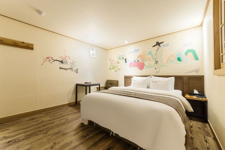 Room 18 of 35
