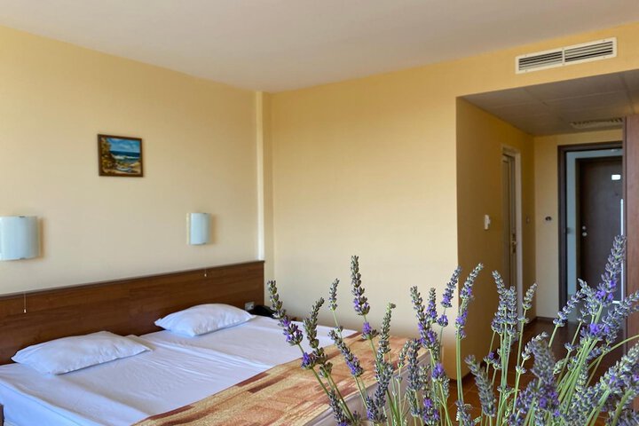 Room 10 of 54