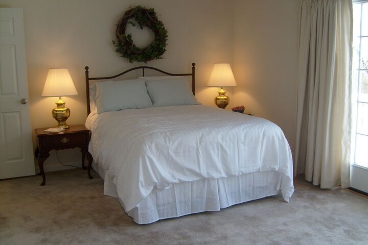 Room 4 of 27