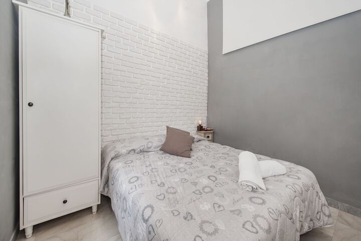 Room 11 of 20