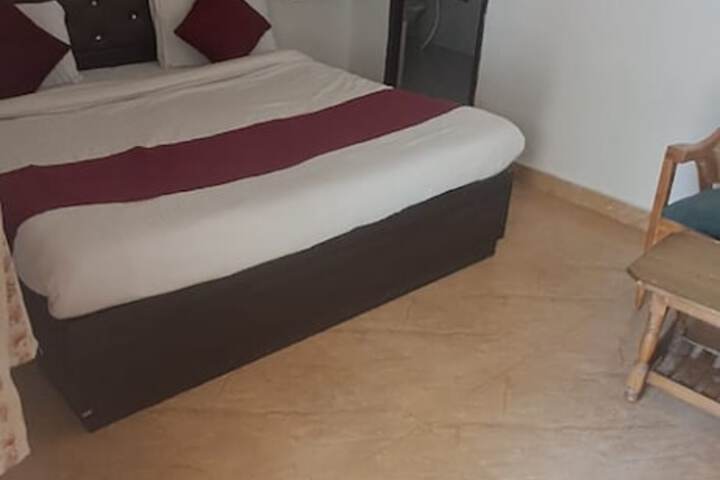 Room 10 of 72