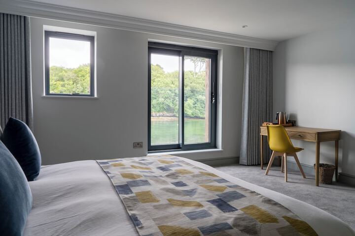 Room 8 of 14