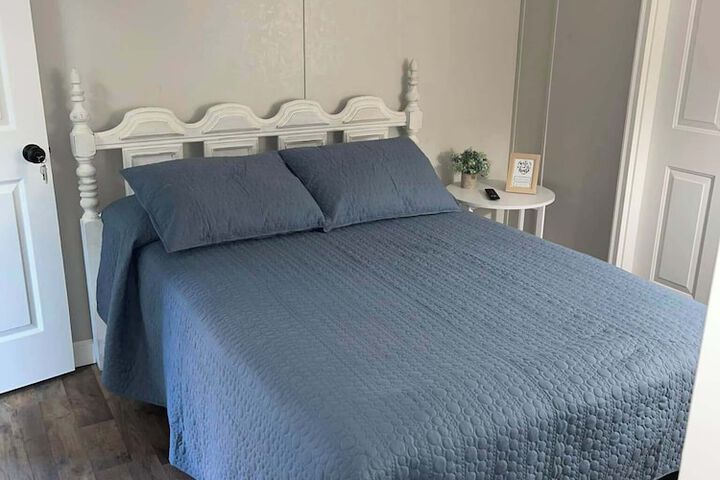 Room 2 of 6