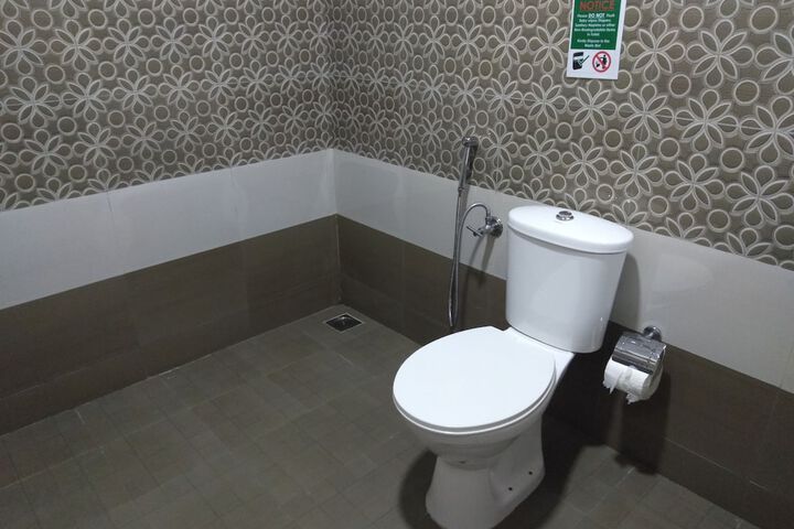 Room 9 of 12