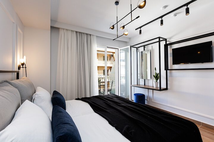 Room 15 of 96