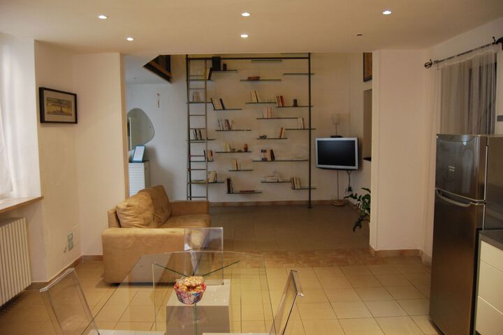 Room 8 of 27