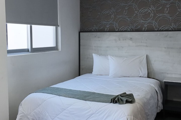 Room 13 of 42