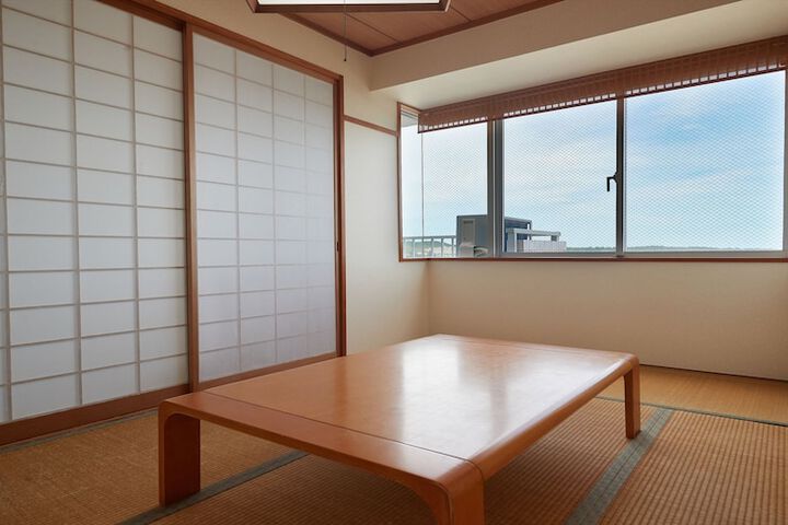 Room 6 of 125