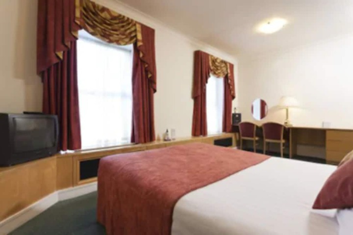 Room 5 of 22