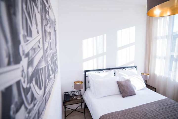Room 25 of 229