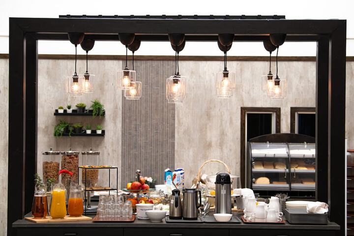 Breakfast/Coffee Service 19 of 24