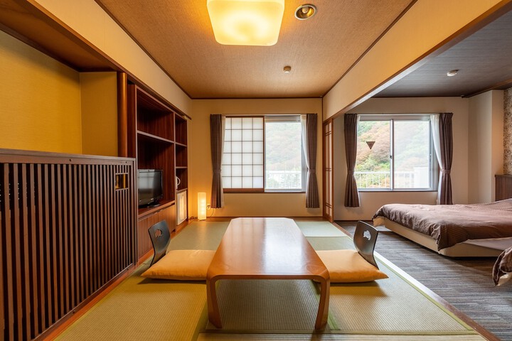 Room 10 of 46