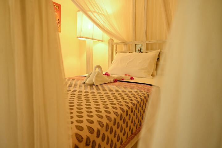 Room 15 of 195