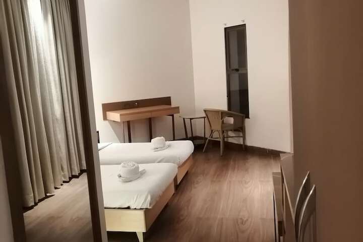Room 46 of 181