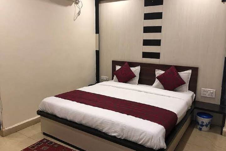 Room 2 of 22