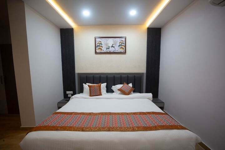 Room 6 of 38